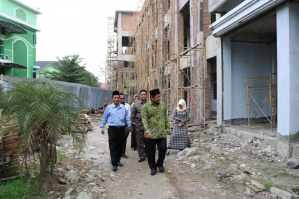 Rektor Meninjau Pelaksanaan Proyek Pembangunan Gedung Kuliah Terpadu UIN SU Medan