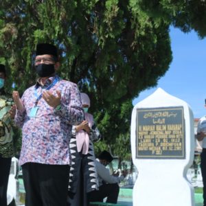 Ziarah Makam Pahlawan Peringati Dies Natalis ke-47 UIN SUMUT : Marah Halim Berjasa Besar dalam Pengembangan Islam