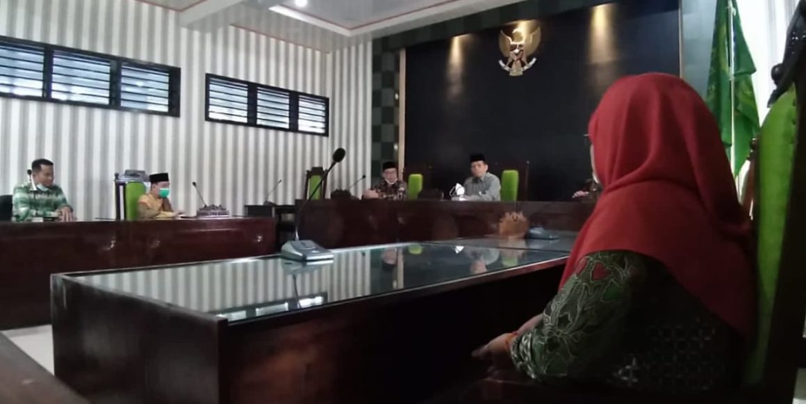 Rektor UIN Sumut Prof Dr Syahrin Harahap, MA Mengunjungi Langsung Ruangan Peradilan Semu Fakultas Syariah dan Hukum UIN Sumut
