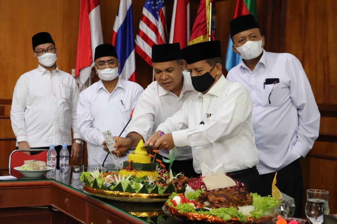 Rektor UIN Sumut Dapat Kejutan Ulang Tahun