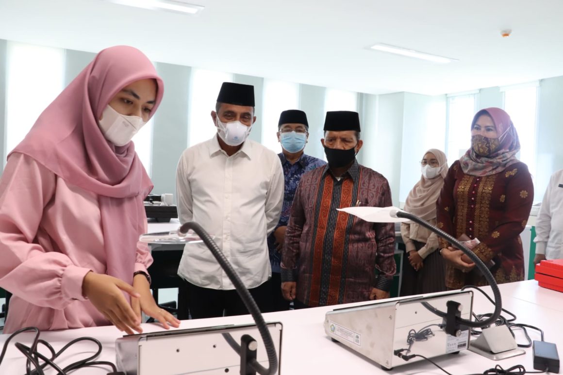 Gubsu Resmikan Integrated Laboratory Wahdatul Ulum UIN Sumut : “Ciptakan Lulusan Siap Pakai dan Aplikatif”